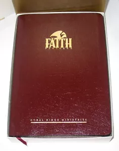 Faith Partner NKJV Study Bible Large Print (LN condition) - Foto 1 di 8