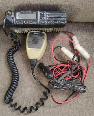 VERTEX VX-2500U RADIO W/ YAESU MH-25A8J MIC - Powers On PARTS - Image 1 of 4