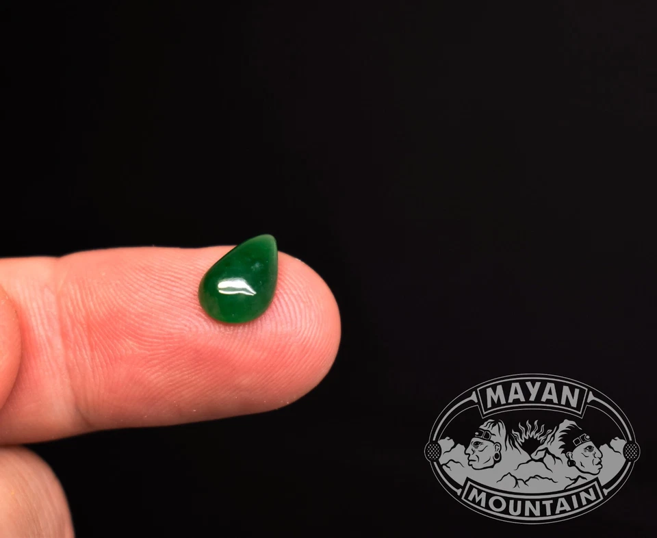 CABUJÓN GOTA LÁGRIMA EN JADE JADEÍTA VERDE IMPERIAL GUATEMALTECO NATURAL SIN TRATAR Foto 1 de 4