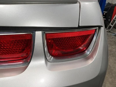 Б/у правый задний фонарь в сборе подходит: 2010 Chevrolet Camaro без Rally Sport packa - Изображение 1 из 4