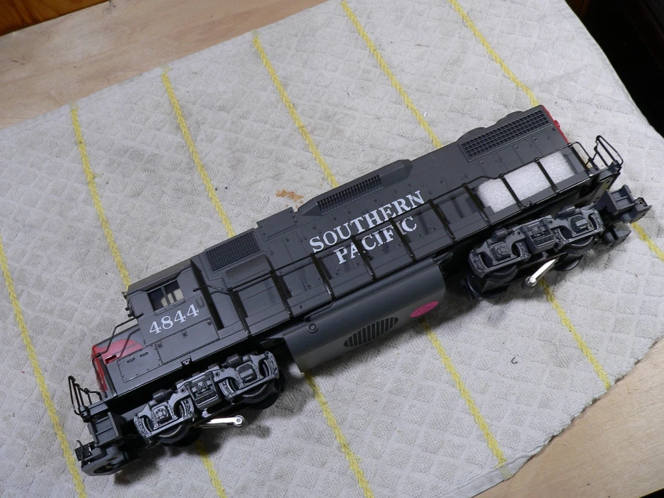 MTH Premier Southern Pacific GP38-2 Diesel w/ ProtoSound O Scale 20-2156-1 - Image 1 of 4