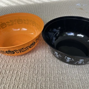 Menge 2 Halloween Schalen zwei verschiedene Szenen. - Bild 1 von 5