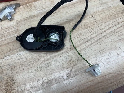 OEM 2002-2006 BMW 325CI 2.5L FRONT DOOR TWEETER AUDIO SOUND SPEAKER - Image 1 of 3