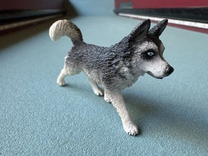 Schleich Female Husky Figure 16835 Adult Sled Dog Toy Figurine 2014 Pet Puppy - Picture 1 of 10