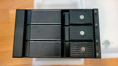 Athena Power BP-TLA2131SAC 3.5" HDD Trayless Hot-Swap Backplane Module - OEM - Image 1 of 4