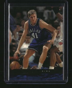 1999-00 Upper Deck #28 Dirk Nowitzki ERROR - Missing Silver Foil On Front - RARE - Picture 1 of 2