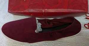 Carlos by Carlos Santana Malinda Flat sneaker Comfort shoe red suede size 9 M - Picture 1 of 4