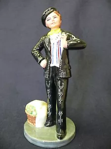 ROYAL DOULTON PORCELAIN FIGURINE "Pearly Boy" HN2767 - Picture 1 of 3