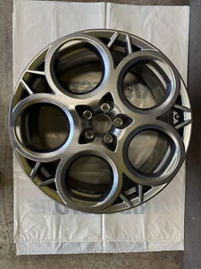 SET 4 Cerchi in lega ORGINALI ALFA GIULIA GIULIETTA STELVIO TONALE 159 20 - Foto 1 di 3
