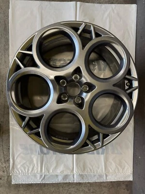 SET 4 Cerchi in lega ORGINALI ALFA GIULIA GIULIETTA STELVIO TONALE 159 20 - Immagine 1 di 3