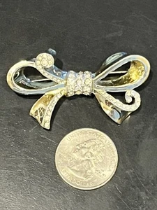 Weiße Vintage Brosche klar Strass silberfarben Band signiert 40er Jahre - Bild 1 von 10