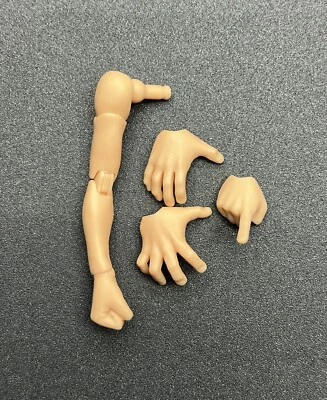 SH Figuarts One Piece Luffy Romance Dawn Fodder Right Arm & Hands - Image 1 of 3