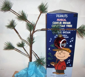 SNOOPY Peluche PEANUTS 2009 Festeggia 60 Anni Babbo Natale CAPPELLO e un Albero Charlie Marrone - Foto 1 di 10
