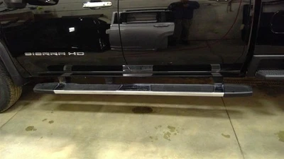 GMC Sierra 3500 2025 conductor estribo izquierdo 3022954 Foto 1 de 4