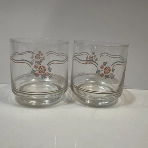 Corelle 2 BICCHIERI DA SUCCO COLAZIONE INGLESE 8 oz vecchio stile rosa blu floreale - Foto 1 di 5