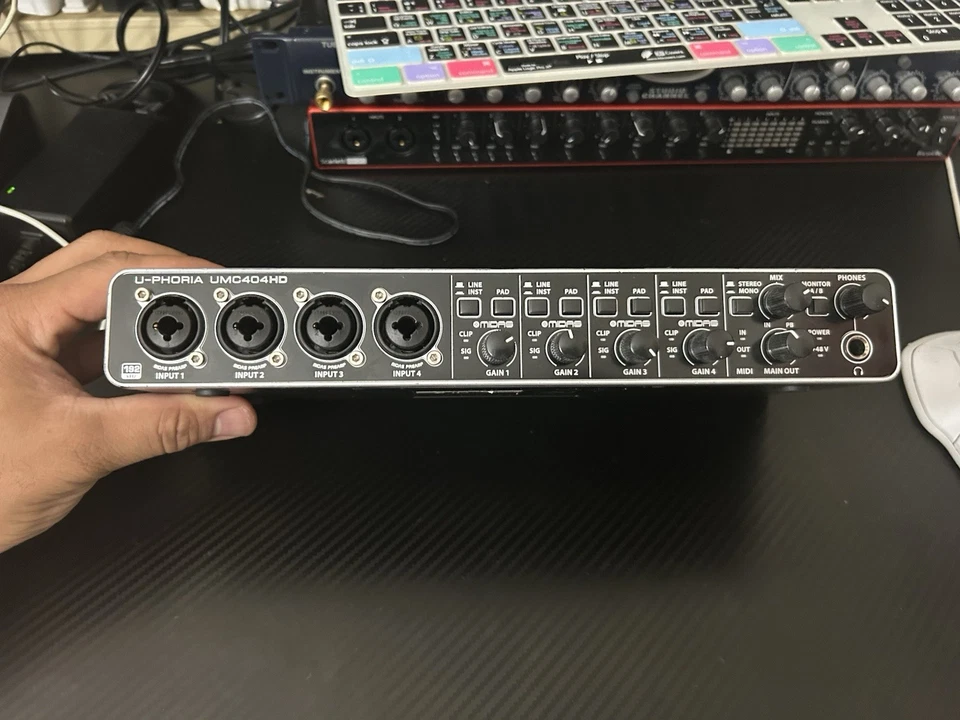 Behringer Uphoria UMC404HD Audio Interface Rack Ears 2-Pack - Image 1 of 4