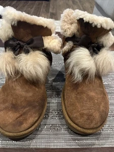UGG Australia Classic Short Button Brown Boot Women 7 ,Sheepskin Lined 3352 - Picture 1 of 14
