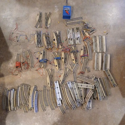 Large Lot of HO track 125 Pieces Marklin Model Train Track. Good Condition.  - Image 1 of 4