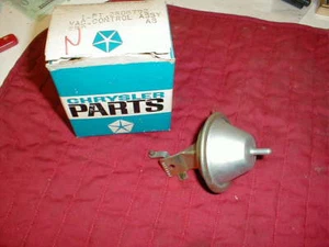 NOS MOPAR 1962-66 WIDE BLOCK 318 DIST VACUUM ADVANCE - Picture 1 of 1