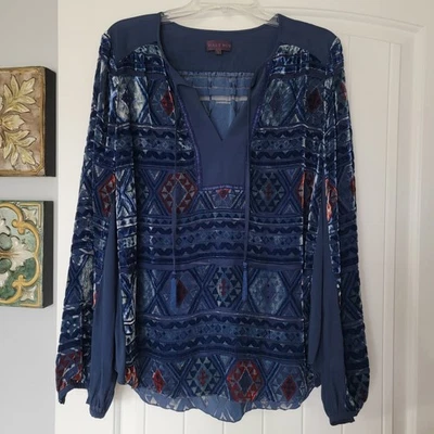 Blusa para mujer Hale Bob de terciopelo de seda con cuentas Burnout talla grande Foto 1 de 4