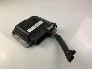 Y1440 SUBARU Engine Control Unit ECU 22611AU270 - Picture 1 of 4