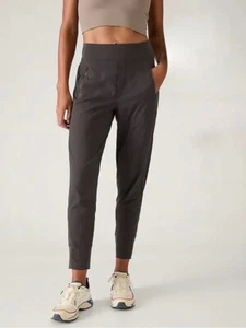 ATHLETA Trekkie North High Rise Jogger 8 | Shale #533655 NUOVO - Foto 1 di 6