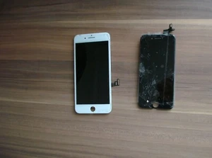2St. LCD Display für iPhone 8 Plus, 6s Glasbruch für Refurbisch - Bild 1 von 2