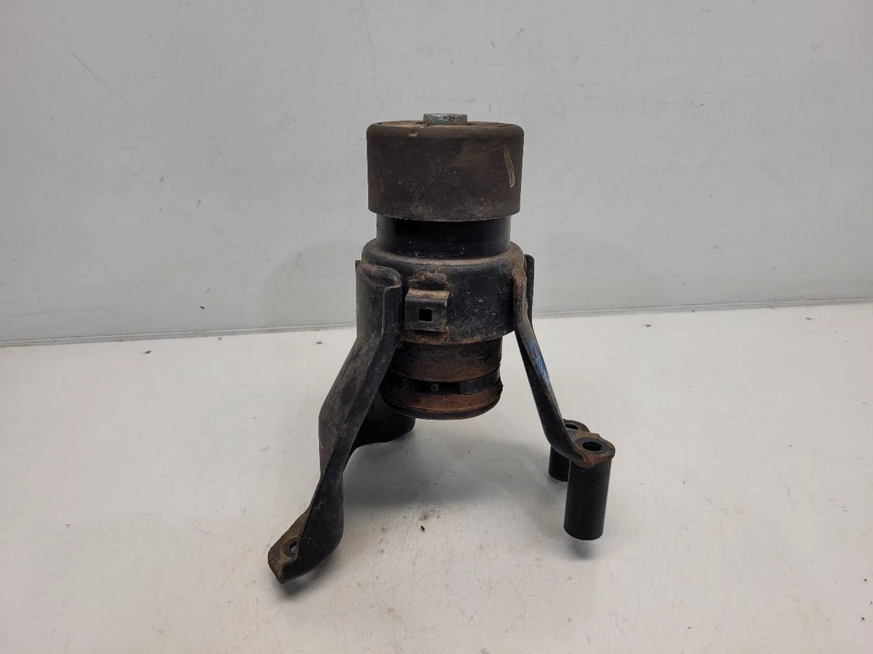 2010 Nissan Murano (3.5L / CVT) Rear Engine Mount PN: 113201AA1B - Image 1 of 4