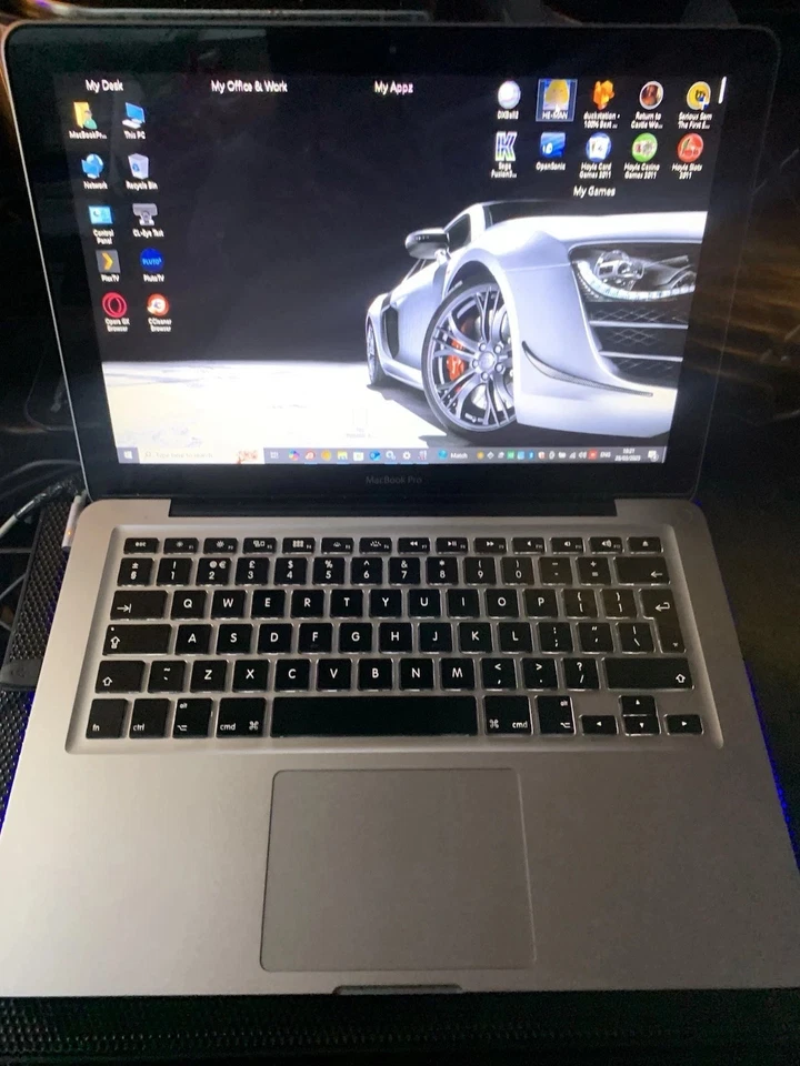 Apple MacBook Pro 13" Intel i5 2.50GHz,8GB, 500GB HDD, HighSierra+Windows10-No8 - Image 1 of 4