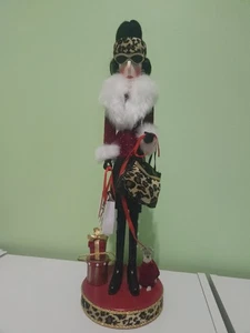 James Nelson Pier 1 Imports Nussknacker weiblich 5th Avenue Leopardenmuster mit Hund - Bild 1 von 4