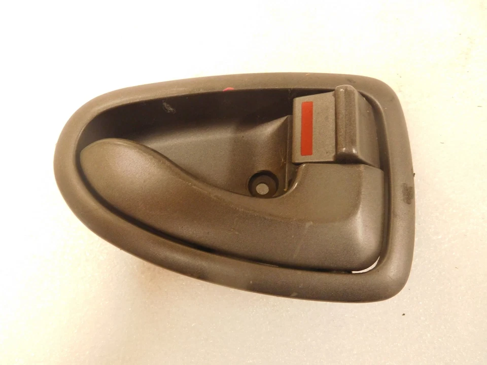 Manija interior derecha de la puerta delantera Hyundai Accent 2002 Foto 1 de 2