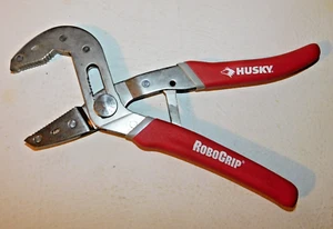 Husky RoboGrip Curve Jaw 9-inch V-Notch Jaw Self-Adjusting Pliers - Imagen 1 de 7