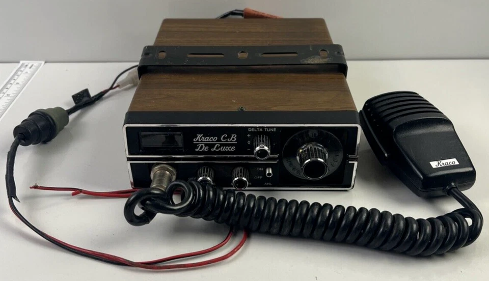 Kraco KCB-2320 CB Radio Deluxe 23 Channel 2-way Truck RV Boat De Luxe W/Mounting - Image 1 of 4