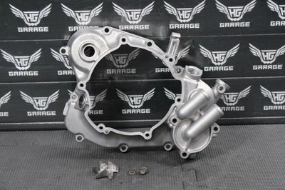 Kawasaki KX100 KX85 2012 OEM lado derecho motor cubierta embrague interior bomba de agua Foto 1 de 4