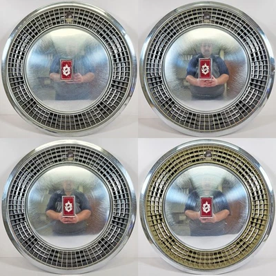 Oldsmobile 88/98/Custom Cruiser 4075 1980-1981 15" Juego de cubiertas de rueda tapacubos Foto 1 de 4