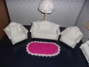 READ:  1:12 SCALE DOLLHOUSE MINIATURE Handmade OVAL Terry Cloth Dk.PINK Area Rug - Picture 1 of 2