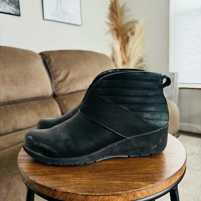 Ботинки-слипоны Aetrex Adele черные стеганая кожа на танкетке размер 8,5 - Изображение 1 из 4