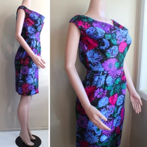 S XS Vintage 60s Floral Wiggle Dress Cap Sleeve Nylon Blend Zip Back Union Label - Picture 1 of 12