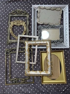 Lote de marcos de fotos vintage de latón, estaño, metal, decoración ornamentada - Imagen 1 de 14