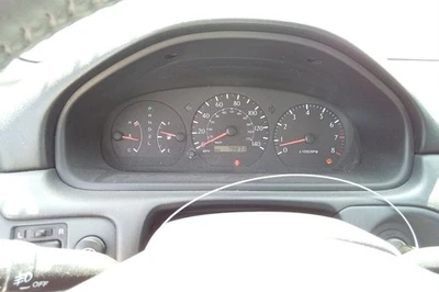 1999 Solara OE 速度计集群 79K 英里丰田 — 第 1/4 张图片