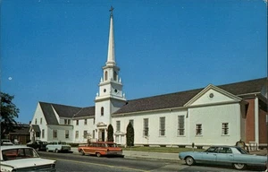 Tarjeta postal de Hyannis, MA Federated Church, Old Cars Massachusetts - Imagen 1 de 2