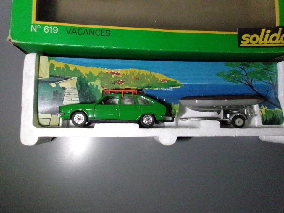 SOLIDO "Vacances"   Renault 30 con Gommone scale 1/43 Made in France - Immagine 1 di 4