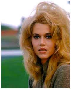 JANE FONDA - 8"X10" PHOTOGRAPH - Picture 1 of 1
