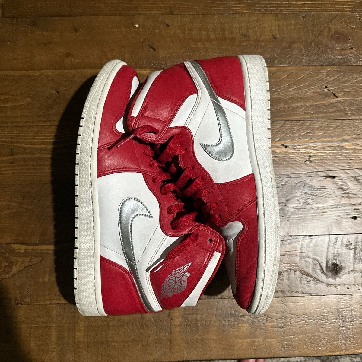 Jordan 1 Retro High Silver Medal for Sale | Authenticity Jordan 1 Retro High Silver Medal for Sale | Authenticity