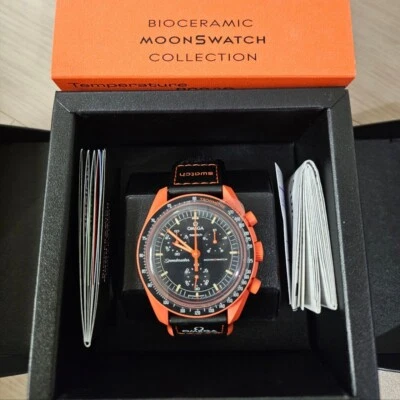 Reloj Swatch x Omega Bioceramic MoonSwatch Mission On Earth Lava SO33O100 Foto 1 de 3