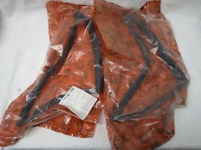 NOS Alfa Romeo Alfetta GTV NOS VENT WINDOW WEATHERSTRIP RUBBER GASKET PAIR 116 - image 1 of 4