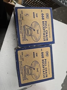 2 Vintage ADLER Porzellan Deckenaufnahme mit Zugkette (nur Boxen) - Bild 1 von 14