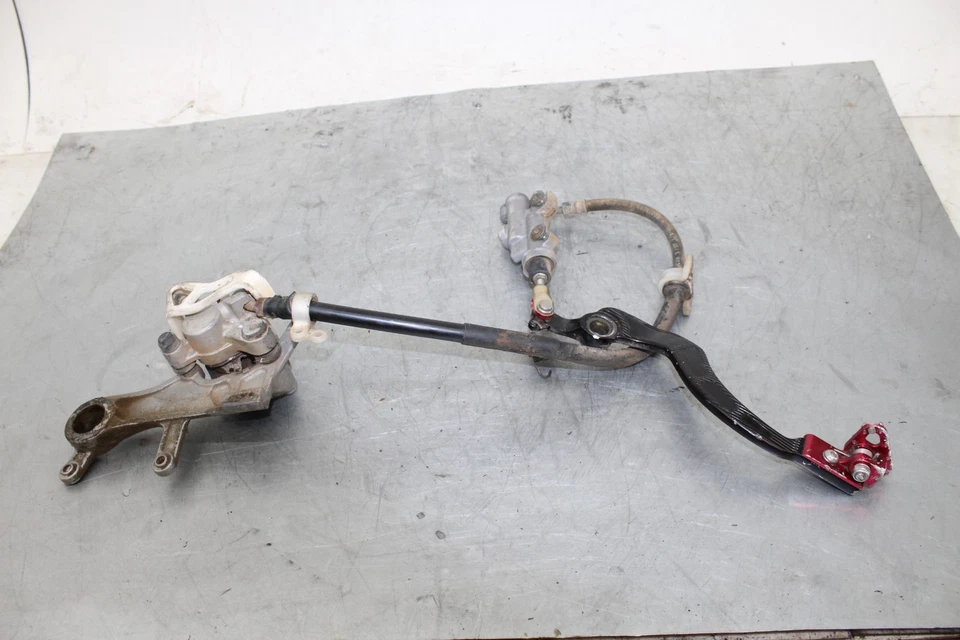 Honda CRF450R 2008 08 CRF 450 R OEM PINZA DE FRENO TRASERA CILINDRO MAESTRO Foto 1 de 4