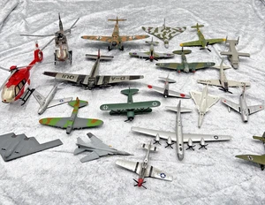 B574 Flugzeugmodell Konvolut u.a. Messerschmitt & Bomber, Metallmodelle Militär - Bild 1 von 15