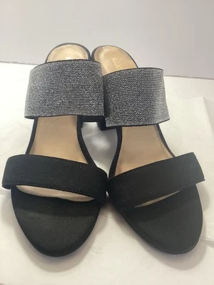 Sandalia Kaanas para mujer de tacón ancho con tiras brillantes negras y plateadas talla 8 Foto 1 de 4